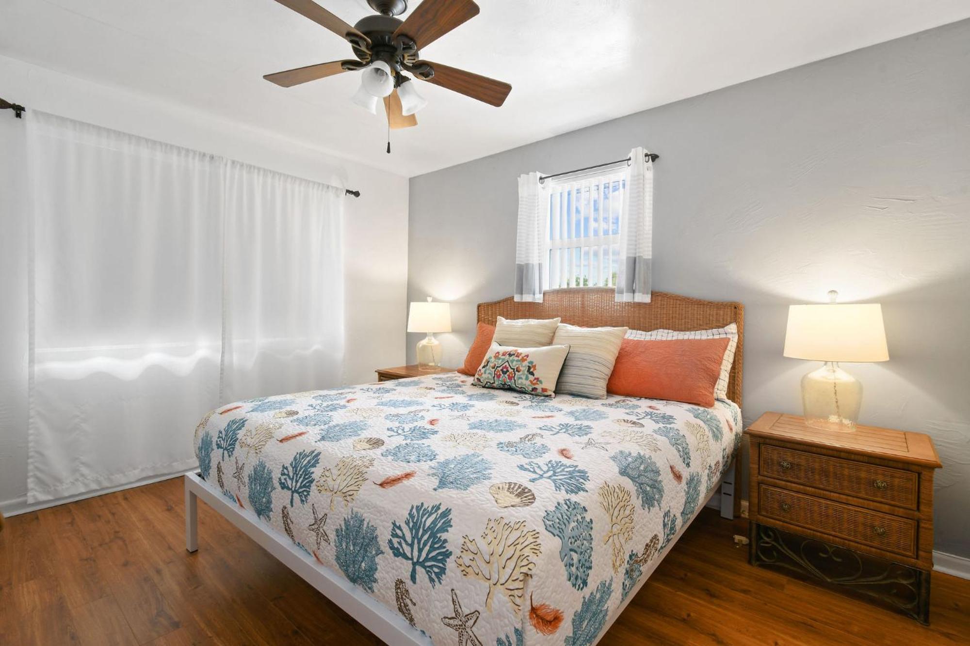 Sunshine Shores Boutique Apartments Palm Beach Shores Exterior photo