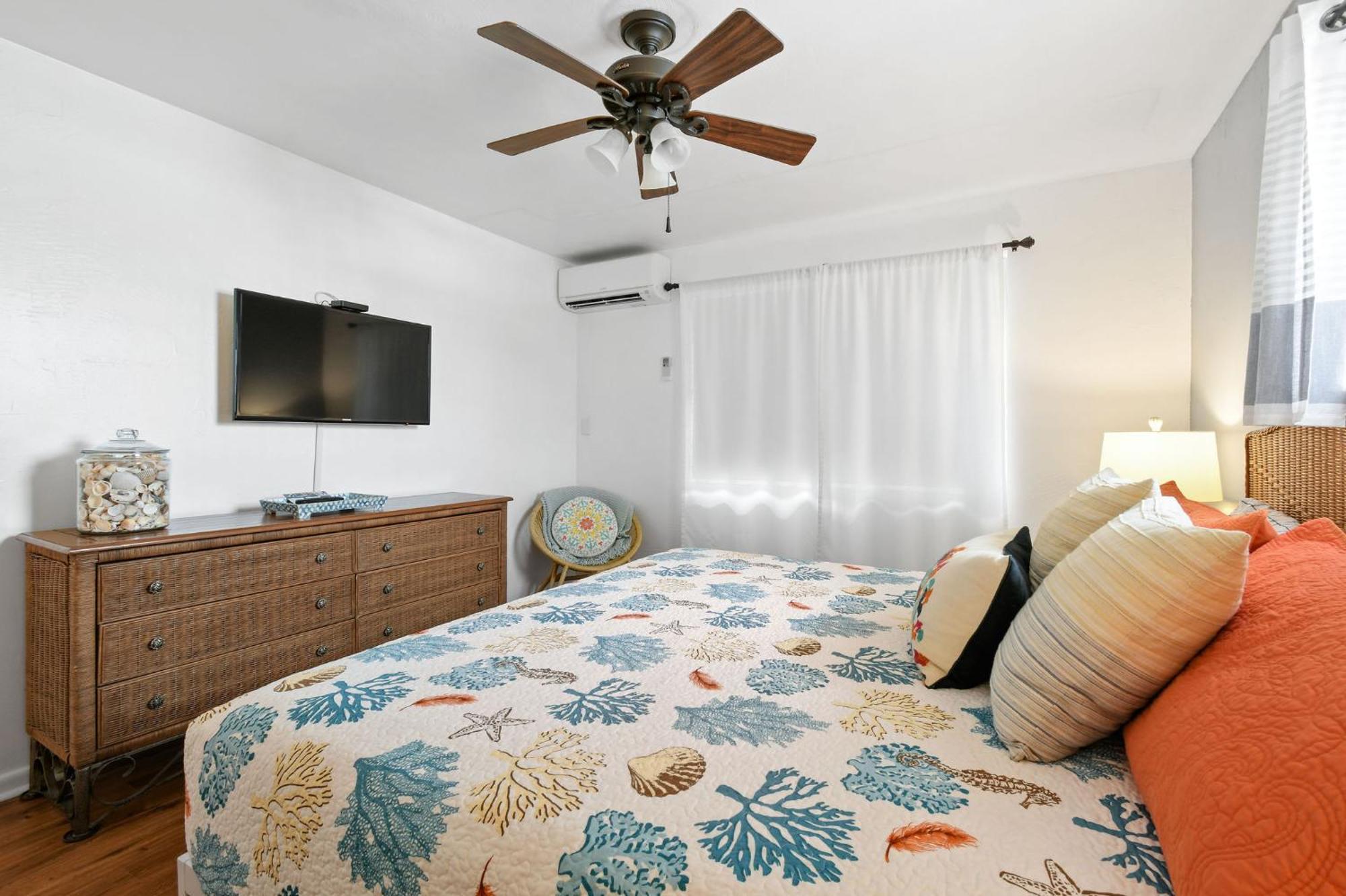 Sunshine Shores Boutique Apartments Palm Beach Shores Exterior photo