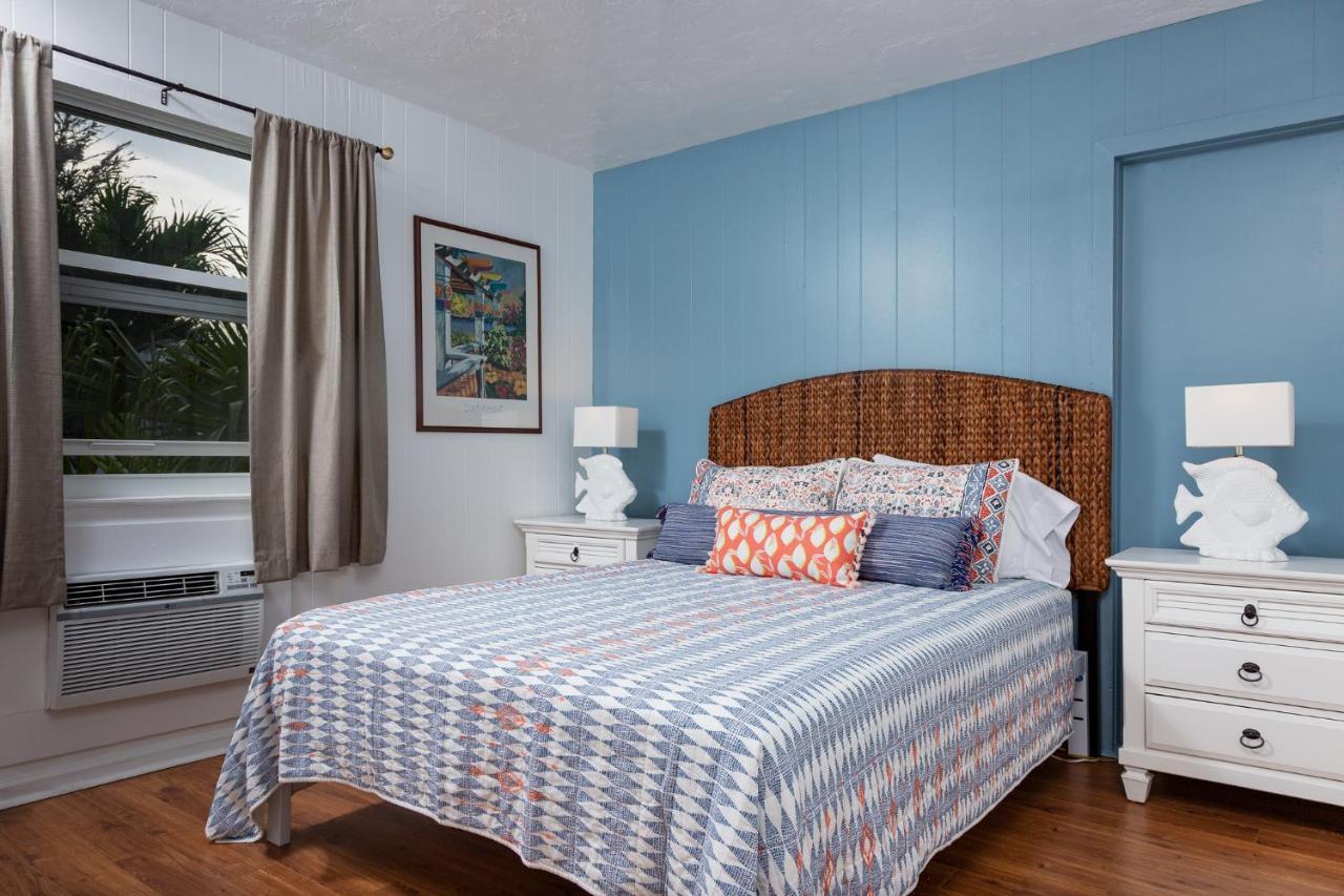 Sunshine Shores Boutique Apartments Palm Beach Shores Exterior photo